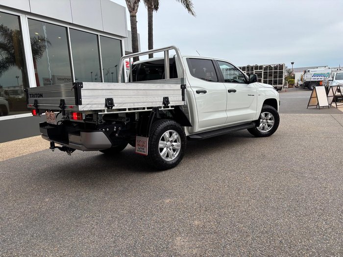 2025 Mitsubishi Triton GLX+