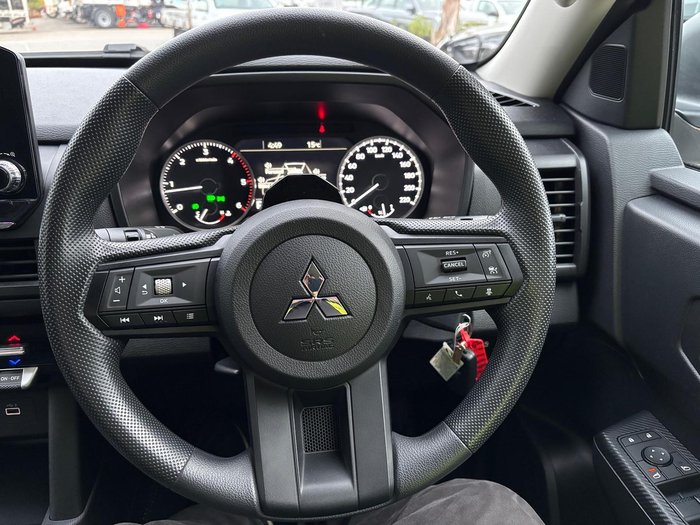 2025 Mitsubishi Triton GLX+