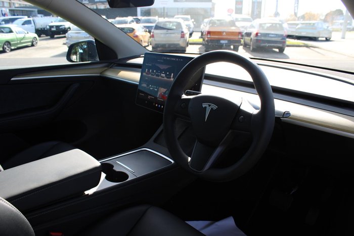 2023 Tesla Model Y Rear-Wheel Drive