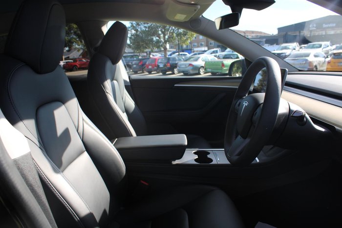 2023 Tesla Model Y Rear-Wheel Drive