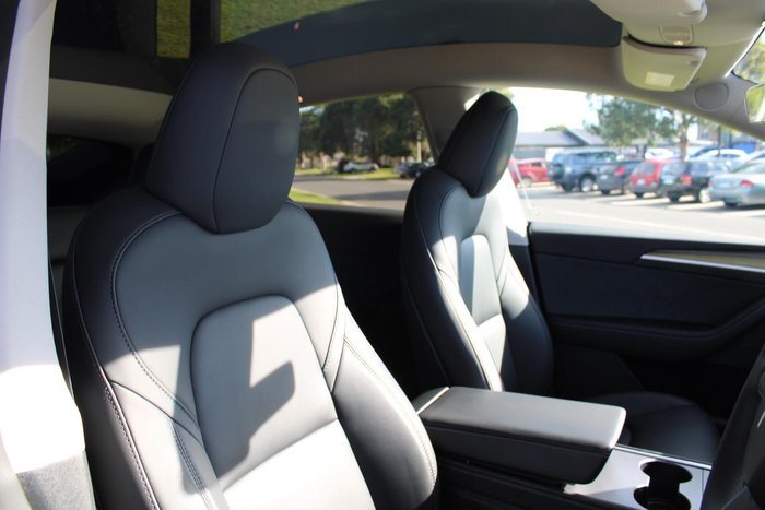 2023 Tesla Model Y Rear-Wheel Drive