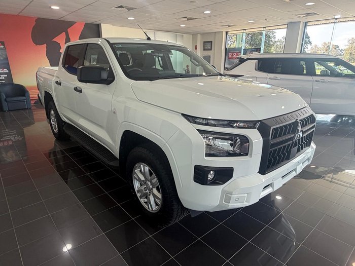 2026 Mitsubishi Triton GLX+