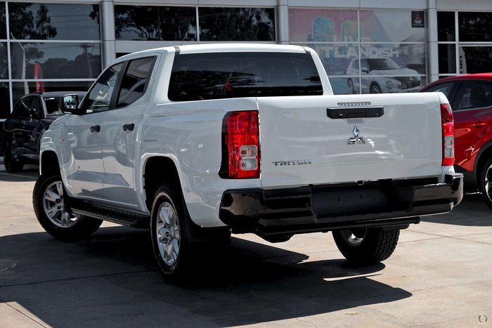 2026 Mitsubishi Triton GLX+