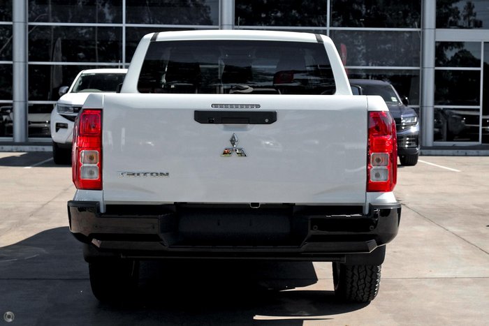 2026 Mitsubishi Triton GLX+