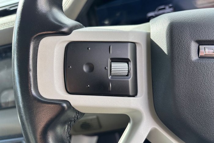 2021 Land Rover Defender 90 D300 SE