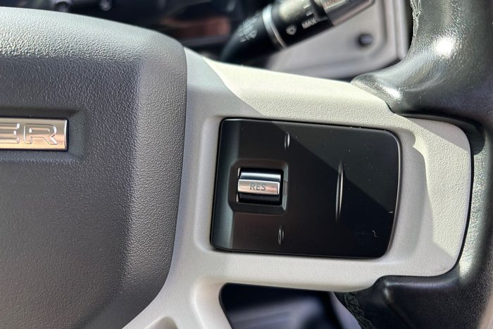 2021 Land Rover Defender 90 D300 SE