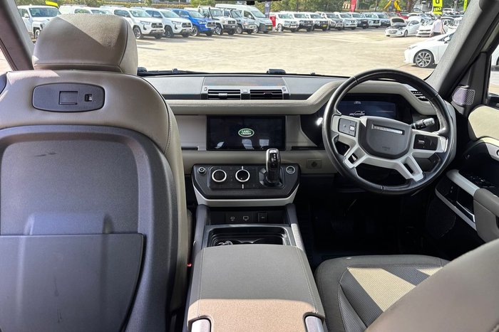 2021 Land Rover Defender 90 D300 SE