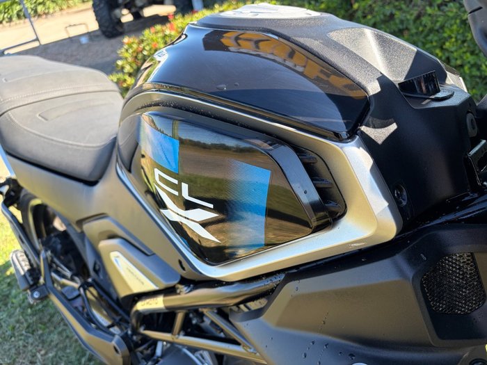 2023 CFMOTO 300 CL-X SPORT NEBULAR BLACK