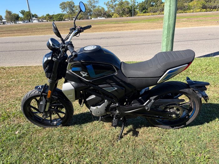 2023 CFMOTO 300 CL-X SPORT NEBULAR BLACK