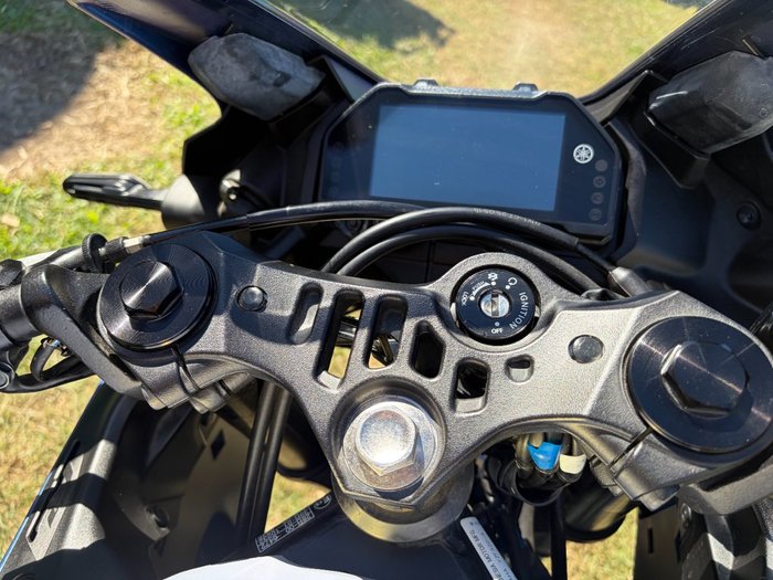 2025 YAMAHA YZF-R3 White