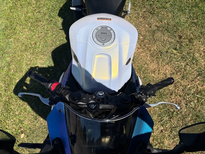 2025 YAMAHA YZF-R3 White