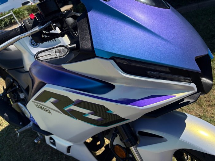 2025 YAMAHA YZF-R3 White