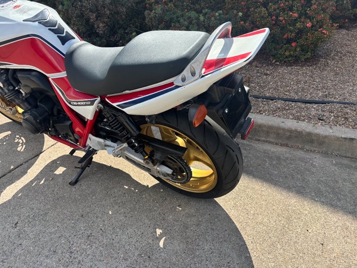 2011 Honda CB400 Red/White