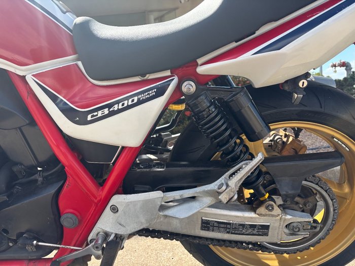 2011 Honda CB400 Red/White