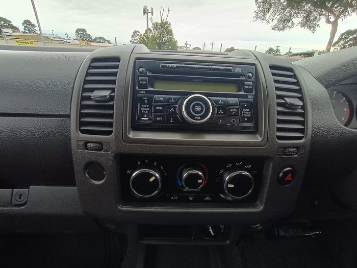 2014 Nissan Navara Silverline SE