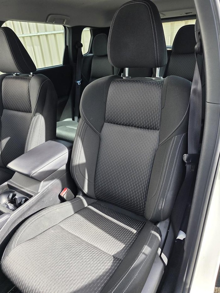 2024 Mitsubishi Outlander ES