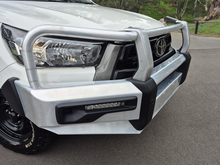 2022 Toyota Hilux SR