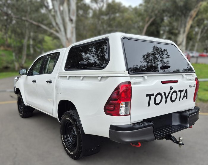 2022 Toyota Hilux SR