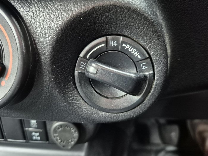 2022 Toyota Hilux SR