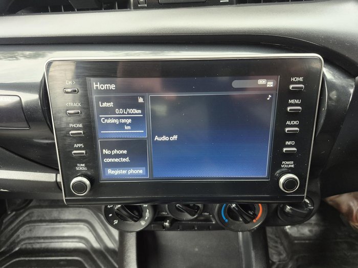 2022 Toyota Hilux SR