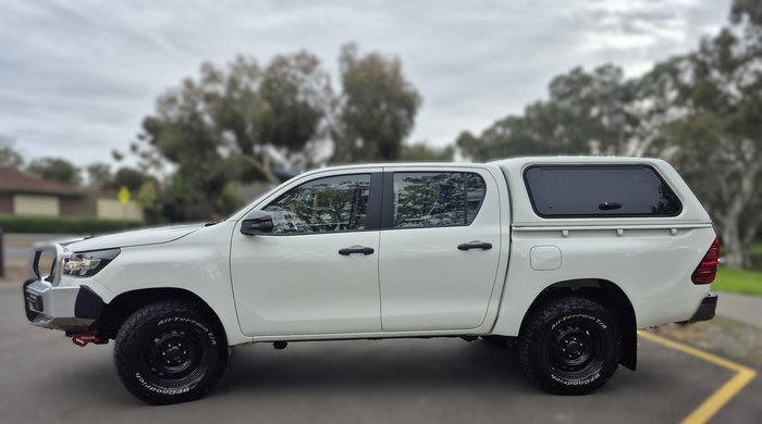 2022 Toyota Hilux SR