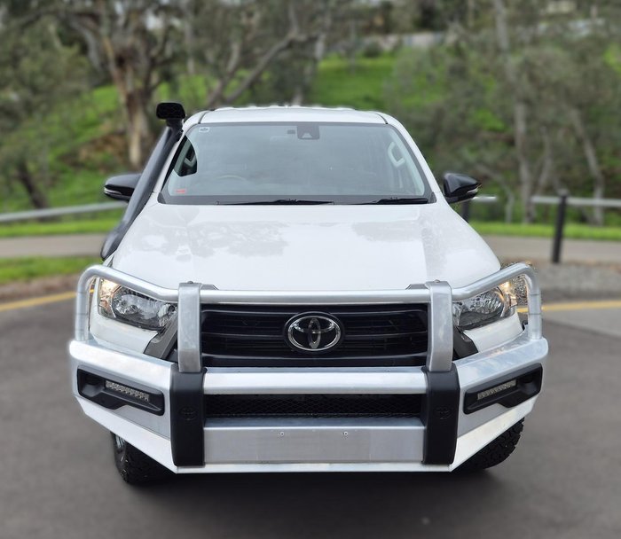 2022 Toyota Hilux SR