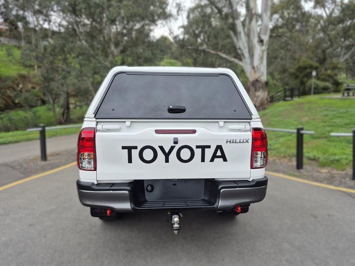 2022 Toyota Hilux SR