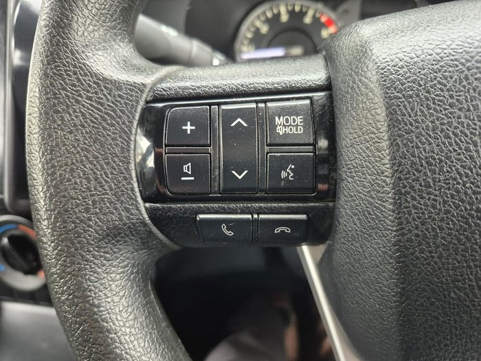 2022 Toyota Hilux SR