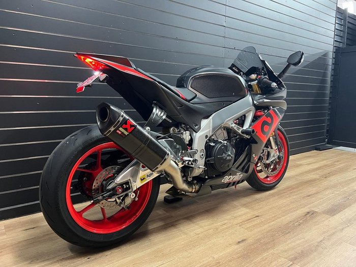 2018 APRILIA RSV4 R Black