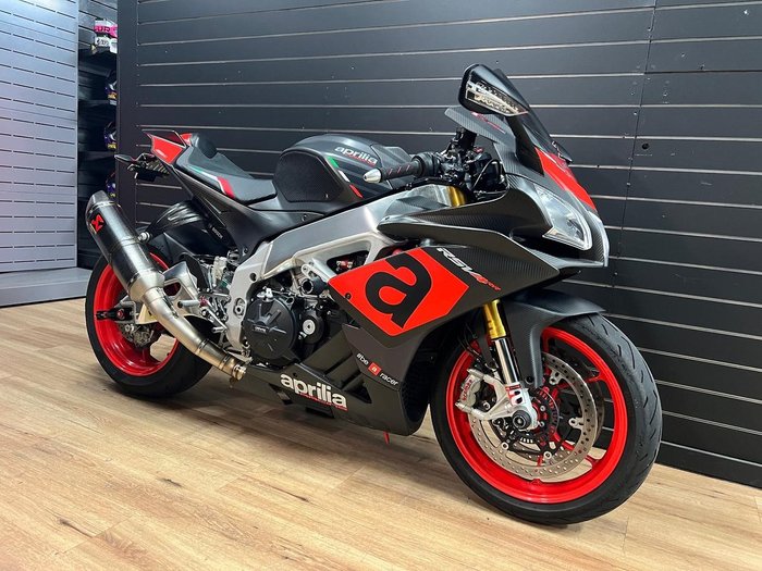 2018 APRILIA RSV4 R Black