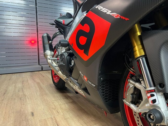 2018 APRILIA RSV4 R Black