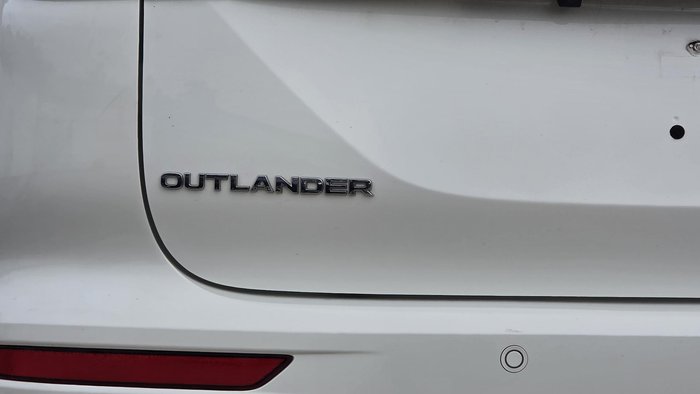 2023 Mitsubishi Outlander LS