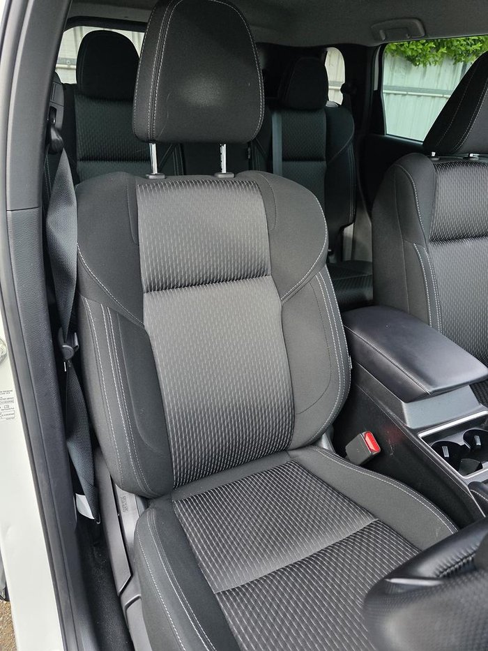 2023 Mitsubishi Outlander LS
