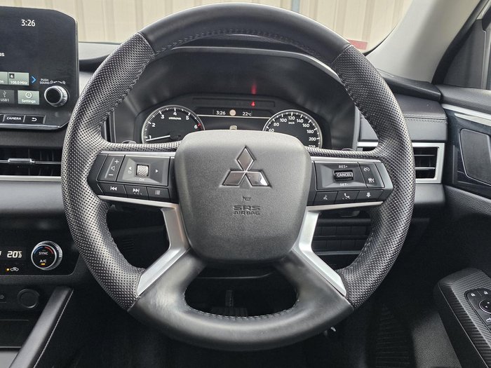 2023 Mitsubishi Outlander LS