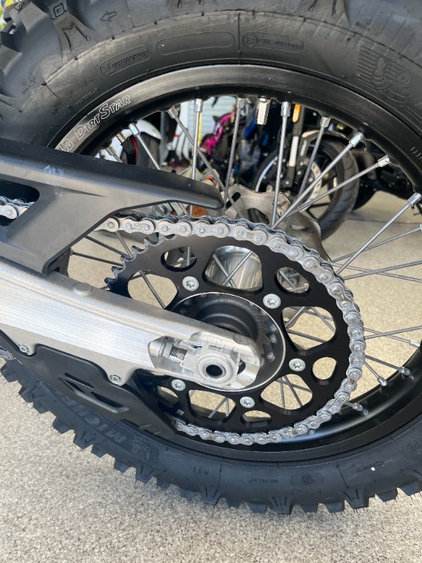 2026 HUSQVARNA FE501 NEBULA WHITE