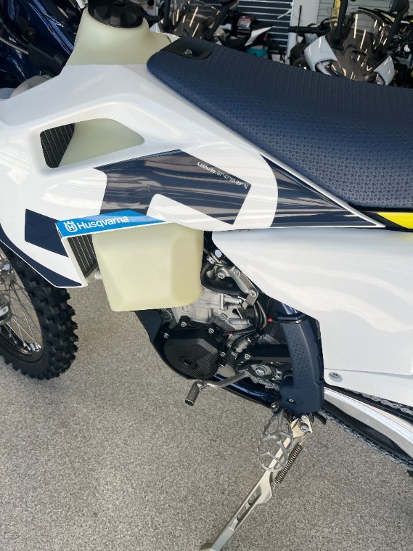 2026 HUSQVARNA FE501 NEBULA WHITE