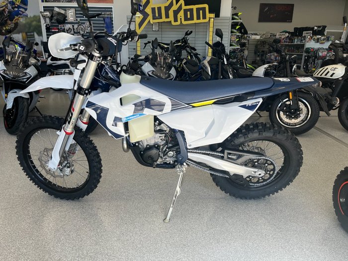 2026 HUSQVARNA FE501 NEBULA WHITE