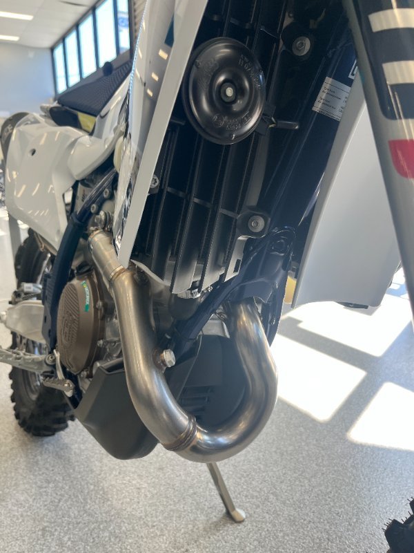 2026 HUSQVARNA FE501 NEBULA WHITE