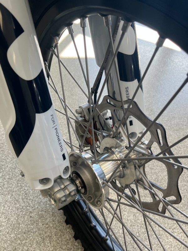 2026 HUSQVARNA FE501 NEBULA WHITE