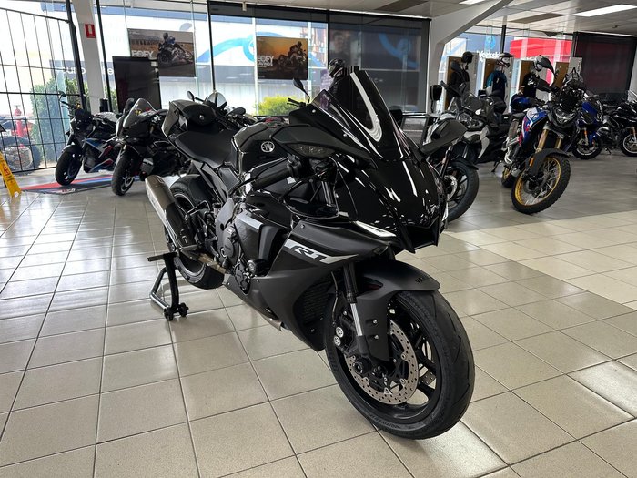 2024 Yamaha YZF-R1