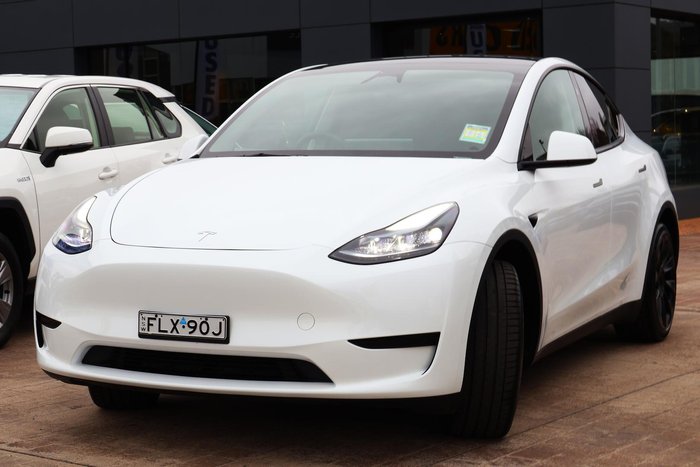 2024 Tesla Model Y Rear-Wheel Drive