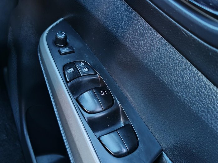 2019 Nissan Navara N-TREK D23 Series 4 4X4 Dual Range White Diamond