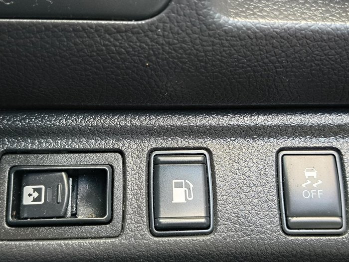 2019 Nissan Navara N-TREK D23 Series 4 4X4 Dual Range White Diamond