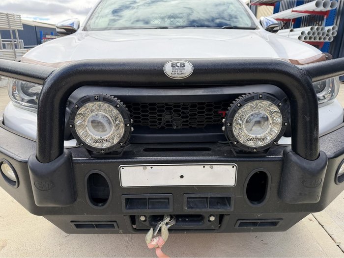 2017 Toyota Hilux SR5