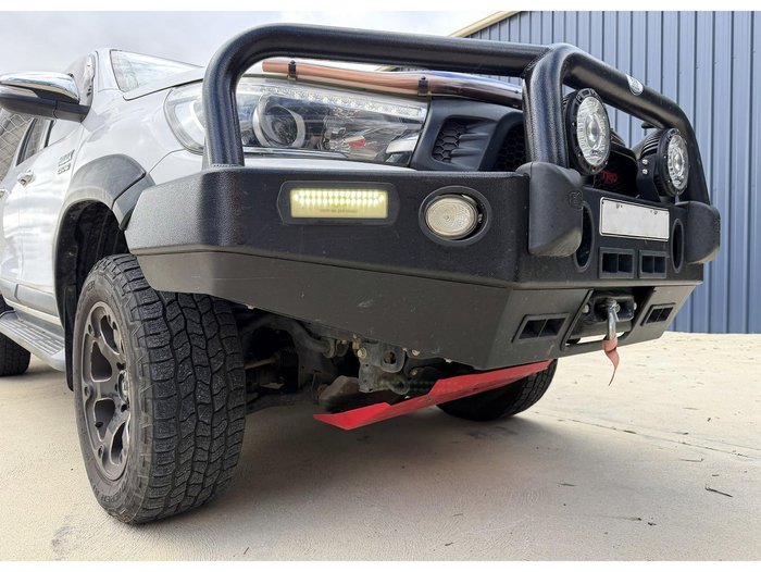 2017 Toyota Hilux SR5