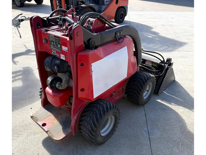 Dingo Mini Digger K9-4-Y-Ii
