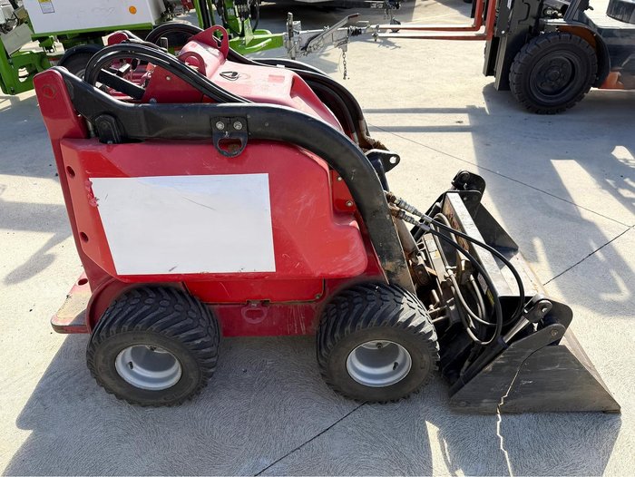 Dingo Mini Digger K9-4-Y-Ii