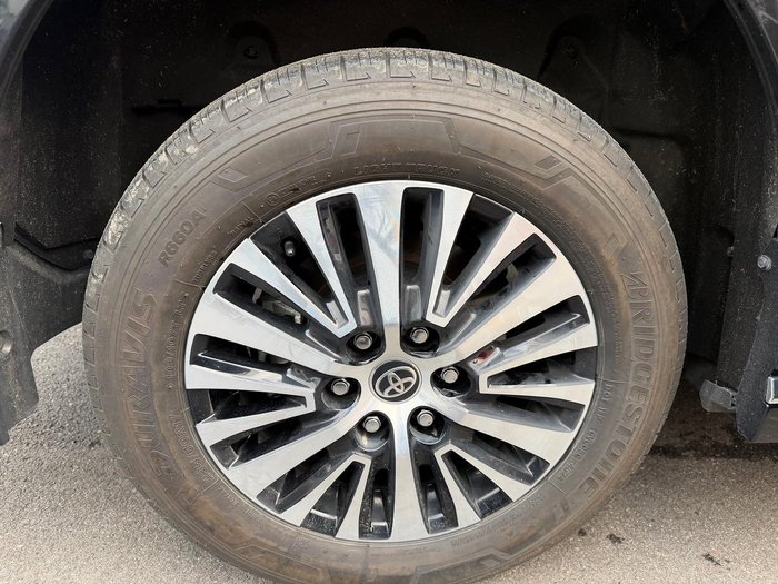 2024 Toyota Granvia VX