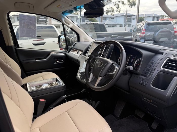 2024 Toyota Granvia VX