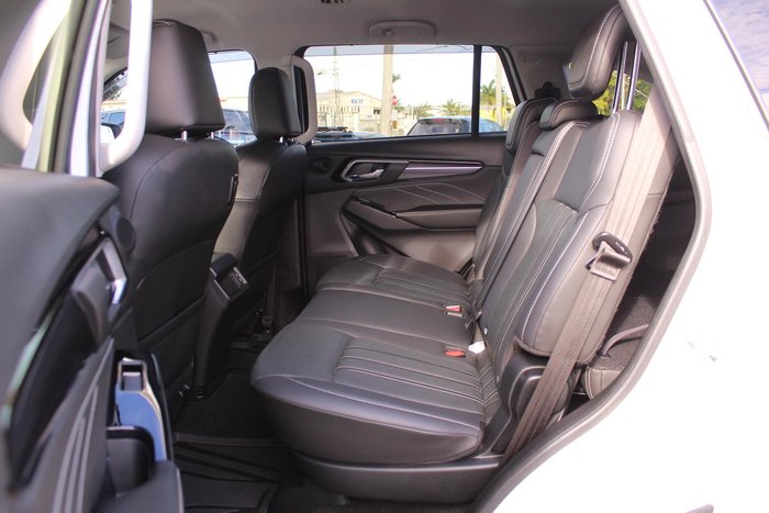 2023 Isuzu MU-X LS-T